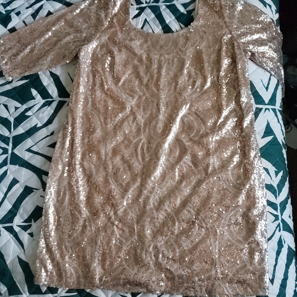 Dress - Picture 1 of 6